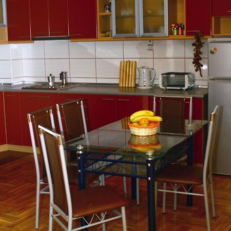 Goldy Hostel Bitola Exteriör bild