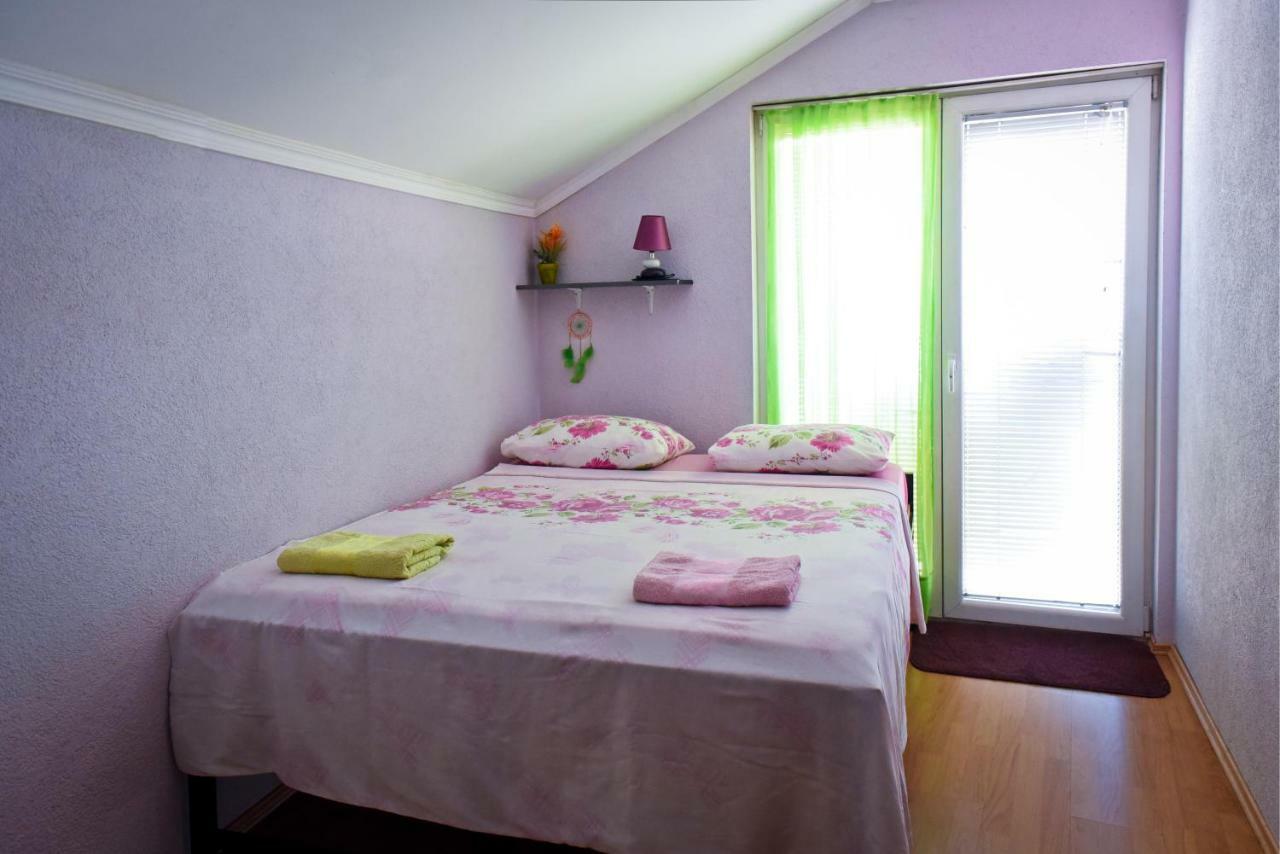 Goldy Hostel Bitola Exteriör bild