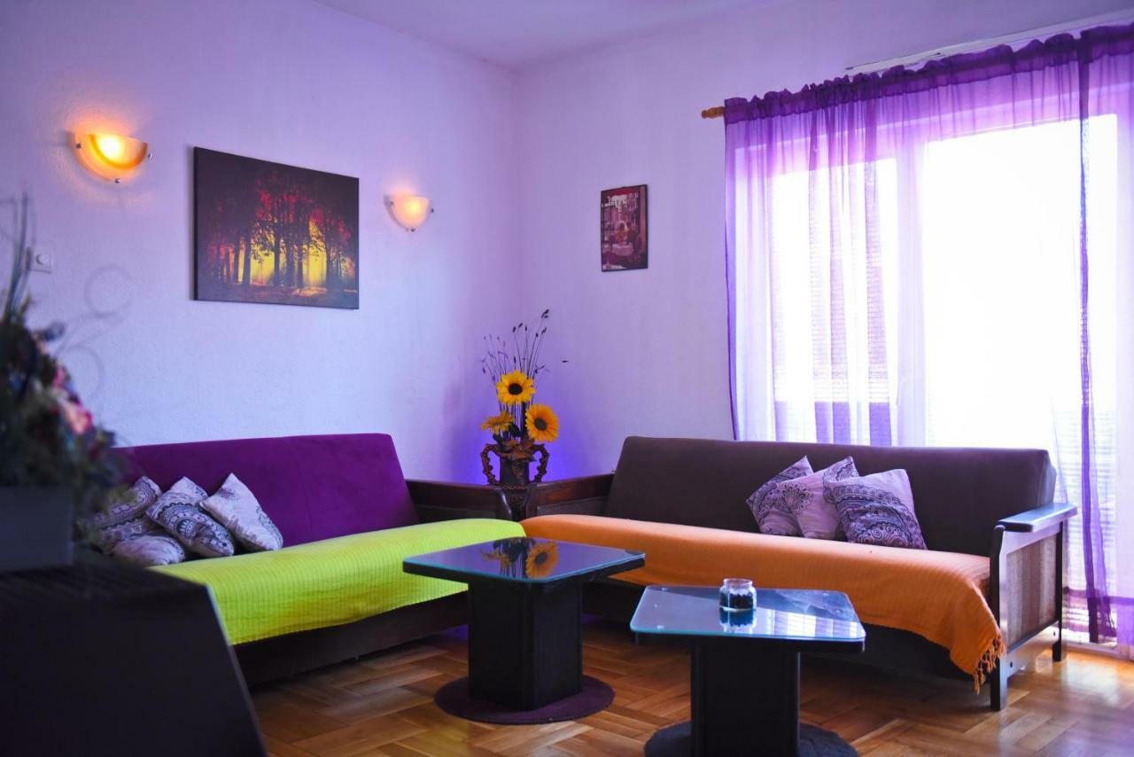 Goldy Hostel Bitola Exteriör bild